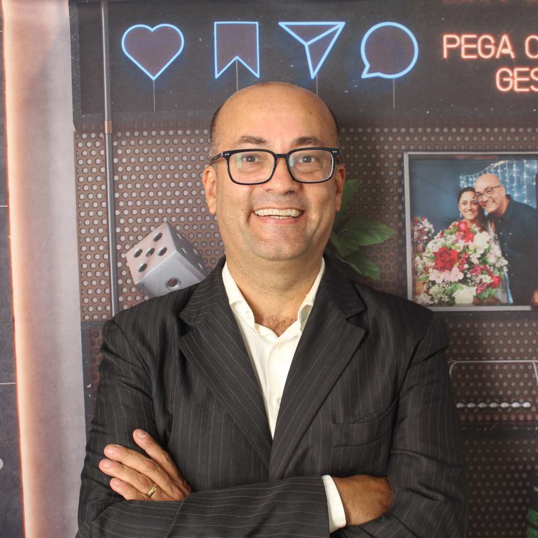 Prof. Isaac Martins